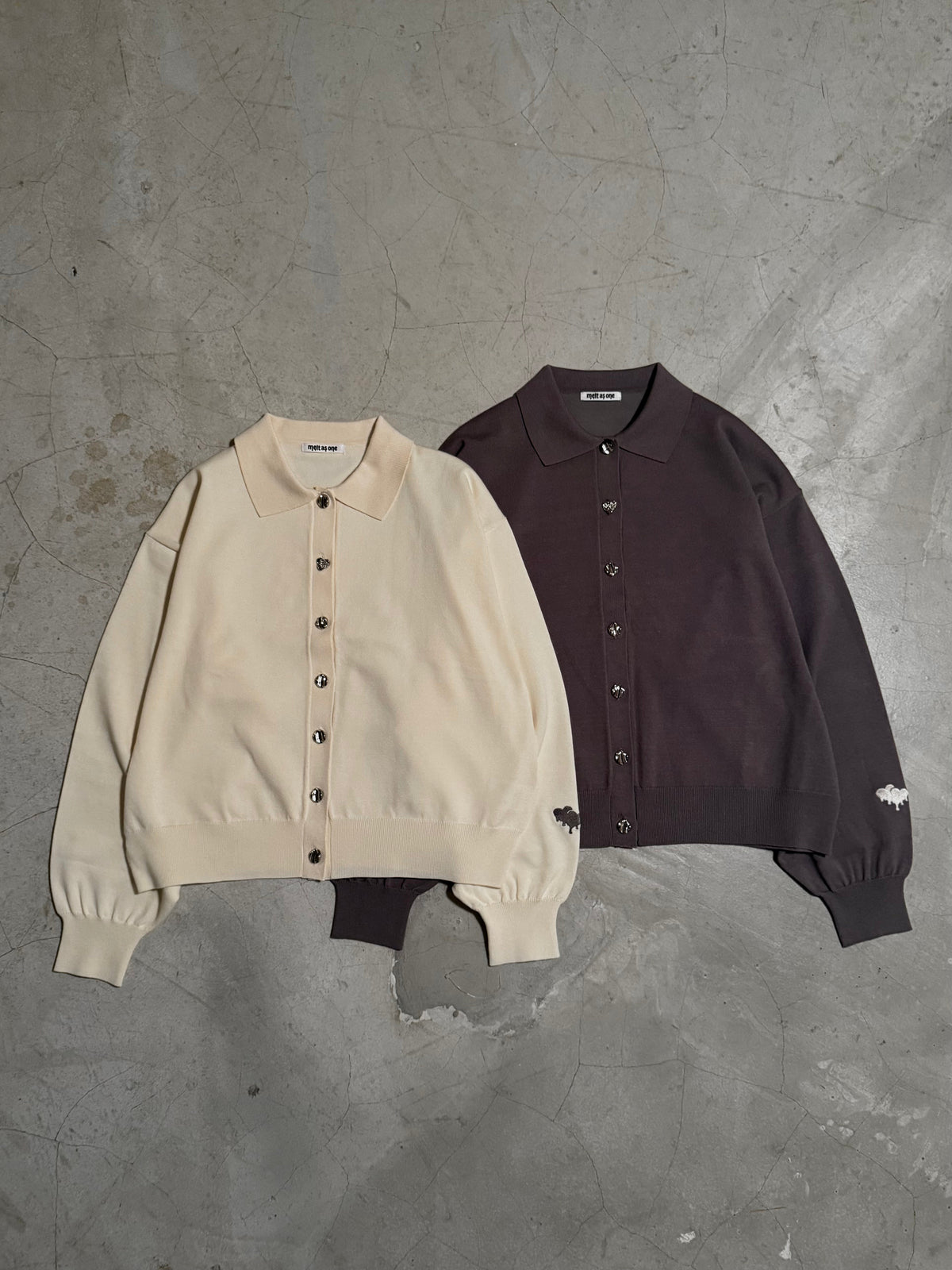 グレーとベージュの2色平置き