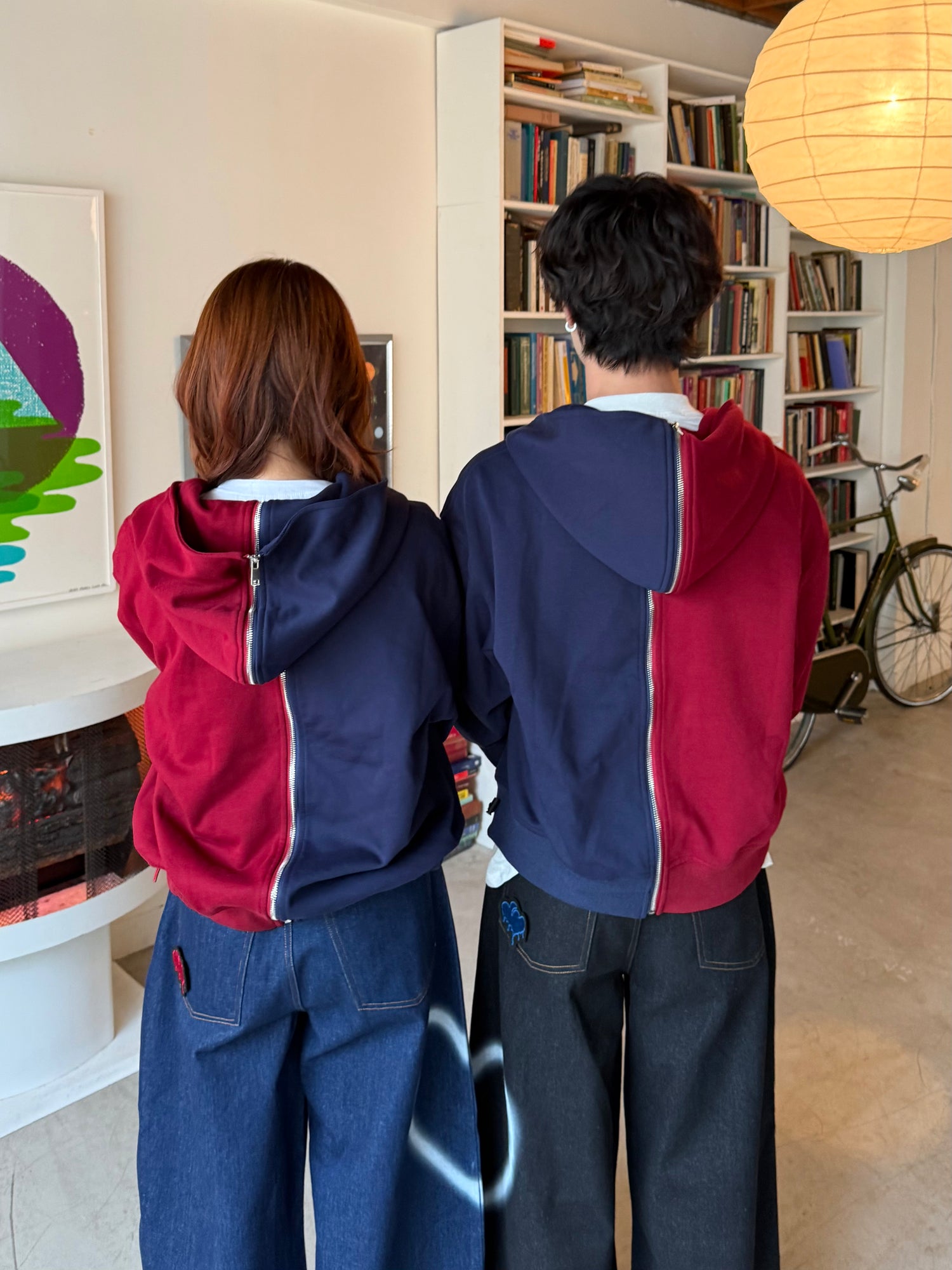 後ろ姿まで、ふたりの色。